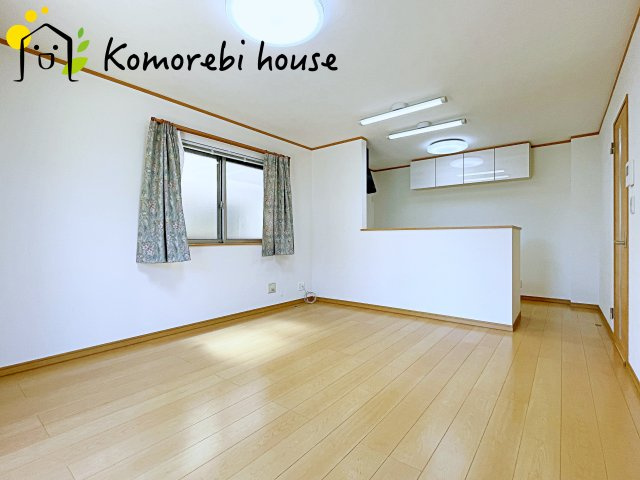 桶川市末広三丁目　中古一戸建ての居間・リビング|26.5.30　撮影済み