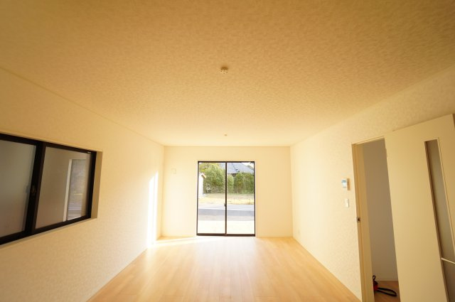 クレイドルガーデン常滑市神明町第2　3号棟の居間・リビング|16帖リビング