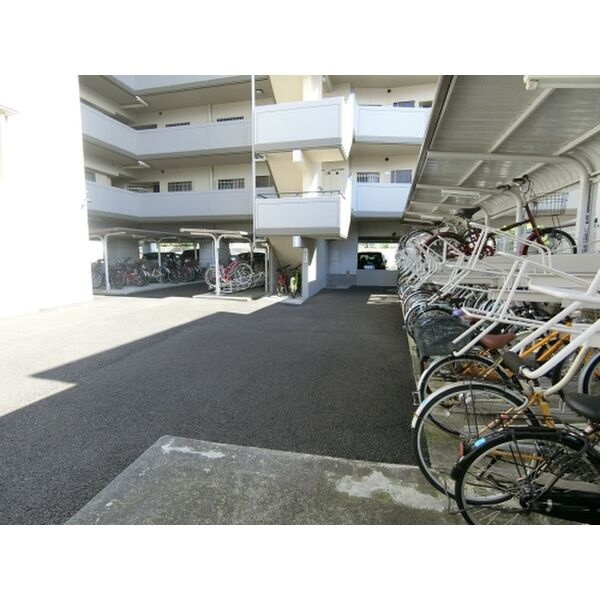 アーサー久留米エクシオⅡの駐車場|駐車スペースもあります☆