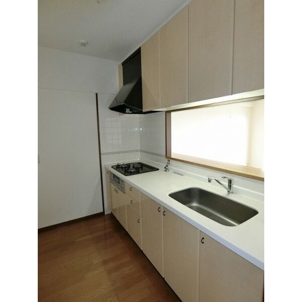 アーサー久留米エクシオⅡのキッチン|3口コンロ・グリル付のシステムキッチンです♪