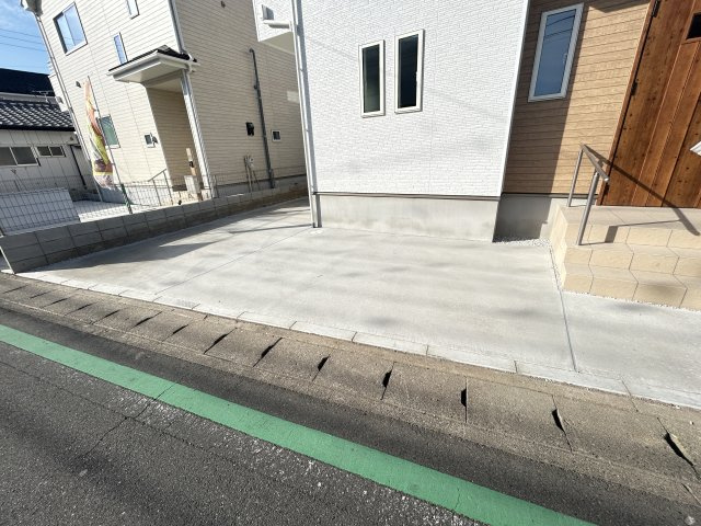 新築　高崎市浜尻町　Heartful　Town　１号棟の駐車場|現地写真　駐車スペースは2台分可能です！
