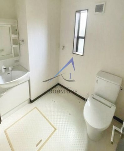 若宮ハウスの洗面所|独立洗面台です。