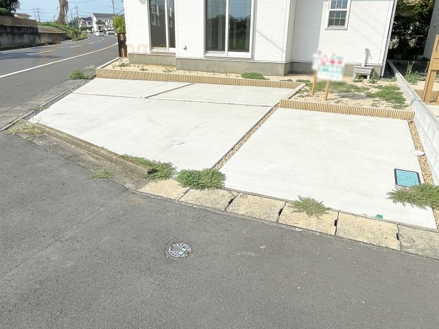 下妻市鬼怒　中古戸建て　1号棟の駐車場|カースペースは2台お停めいただけます♪