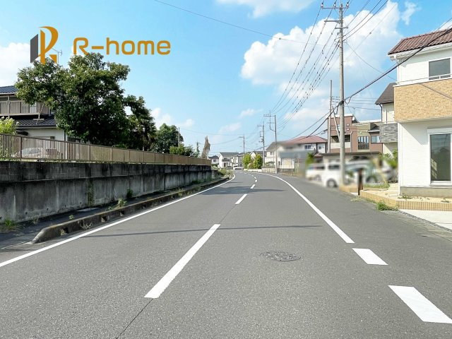 下妻市鬼怒　中古戸建て　1号棟の前面道路含む現地写真|堂々！建物完成♪実際のお部屋をご見学可能です♪
ご見学が一番の資料！お気軽にお問い合わせ下さい♪
