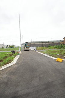 【前面道路含む現地写真】