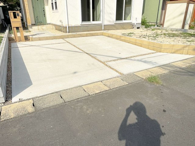 下妻市鬼怒　中古戸建て　2号棟の駐車場|カースペースは2台お停めいただけます♪