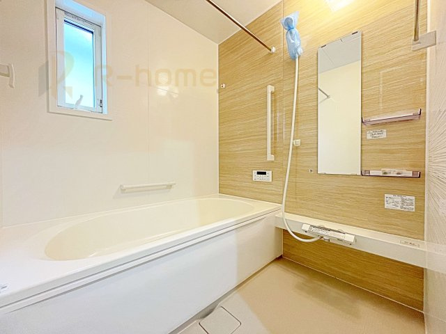 下妻市鬼怒　中古戸建て　2号棟の浴室|足を伸ばしてもゆったりできるバスルーム♪機能性も取り入れて使い易さも保証します♪