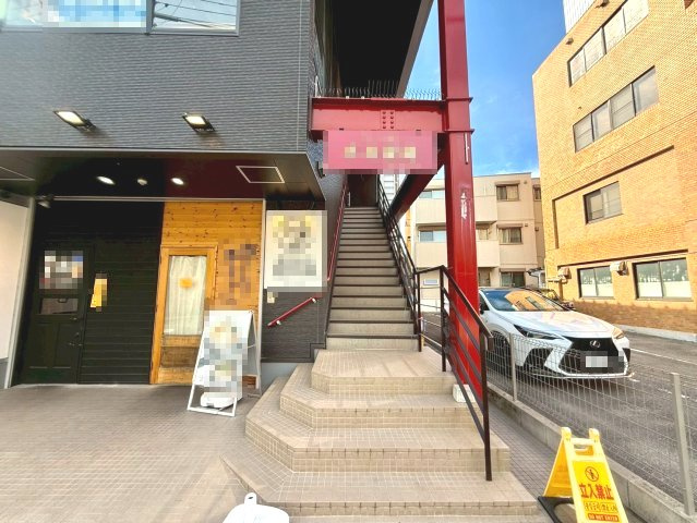 刈谷市桜町1丁目　貸店舗のエントランス