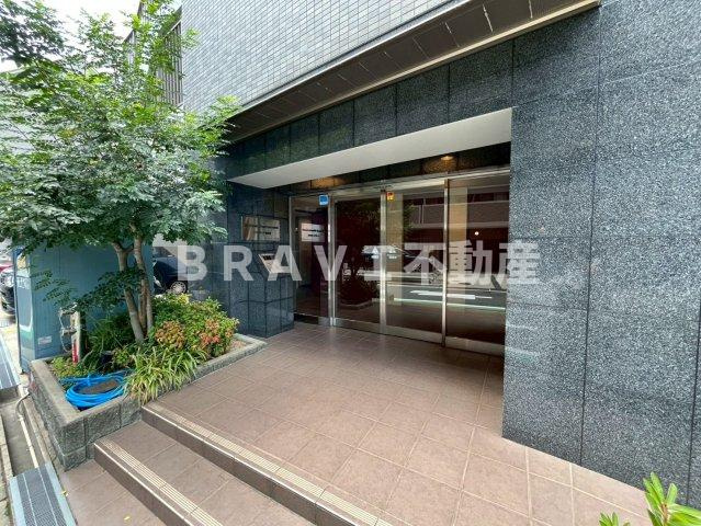 ES-Grande Minamimorimachi　BRAVI不動産のエントランス|【ES-Grande Minamimorimachi】落ち着いたエントランスです