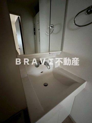 ES-Grande Minamimorimachi　BRAVI不動産の独立洗面台|【ES-Grande Minamimorimachi】独立洗面化粧台が付いています