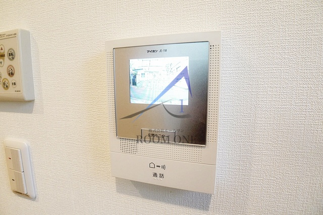 アルファ高円寺のセキュリティ|モニター付きインターホンです。