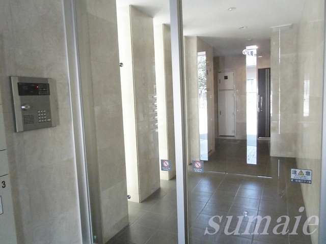 レジデンスサルバトーレのロビー|オートロック付で安心です☆