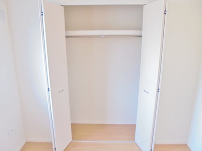 【その他】 | プルミエール | 洋室5.5帖のクローゼット