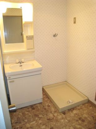 油屋ハイツ中野Ⅱの独立洗面台|使いやすい独立洗面台です