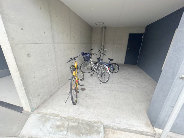 RIHITO新大阪WESTの駐車場