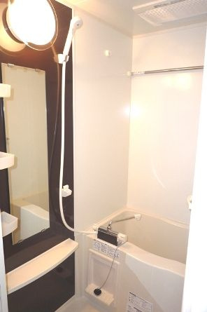 ブレシア銀座イーストの浴室|きれいなお風呂です