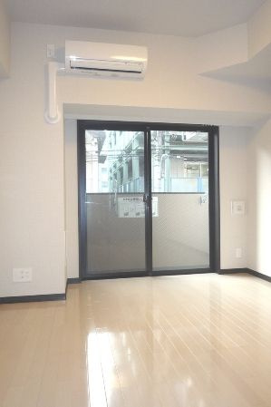 ブレシア銀座イーストの居間・リビング|こちらの居間で趣味の時間をお楽しみください