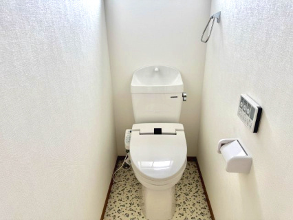 泉南市信達牧野　中古戸建のトイレ