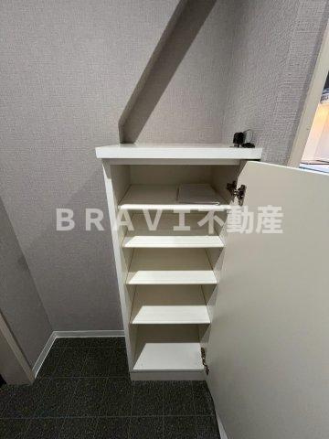 ES-Grande Minamimorimachi　BRAVI不動産の玄関|【ES-Grande Minamimorimachi】シューズボックスです