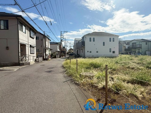 新築戸建　茅ヶ崎市円蔵2丁目　の前面道路含む現地写真