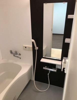 【浴室】 | ルリーフ南台 | 浴室乾燥機付きバス。