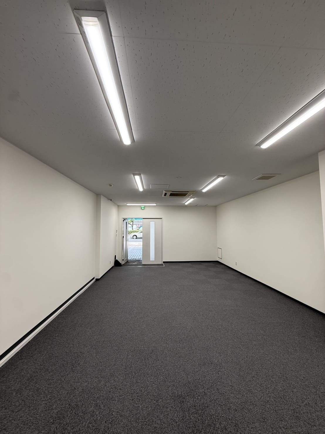 宮井ビル【　1階路面店　】