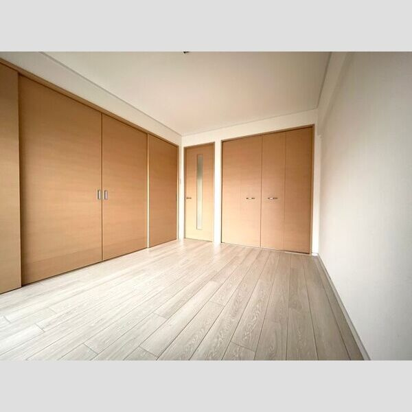 マンション鬼頭の洋室