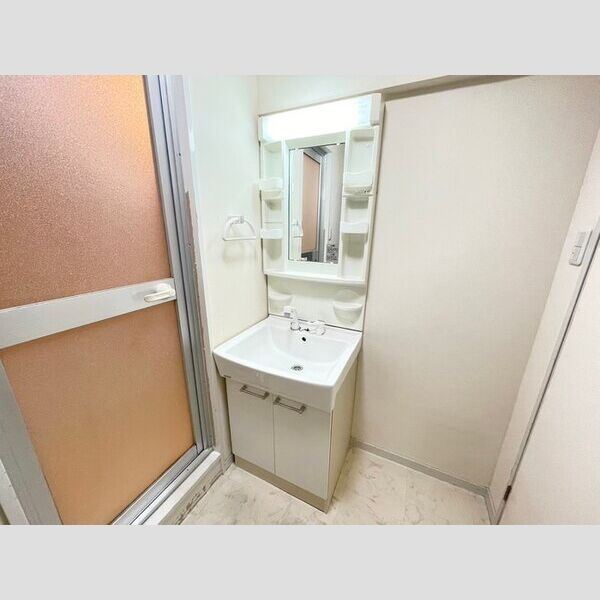 マンション鬼頭の独立洗面台