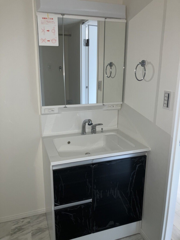 秀和宮崎台レジデンスの独立洗面台