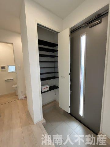 平塚市田村第46　新築一戸建て　１号棟の玄関|きれいな玄関です