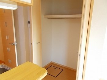 【収納】 | スモールヴィレッジ | 大きなスペースがあり、収納には困りません