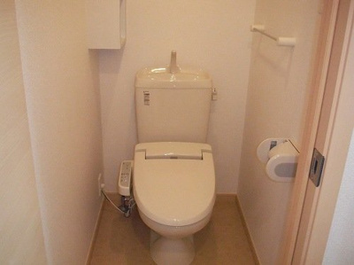 【トイレ】 | ティンカー　ベル | トイレです