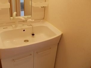 【洗面所】 | ティンカー　ベル | コンパクトで使いやすい洗面所