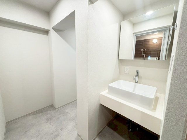 グランドハイツ甲陽園の独立洗面台