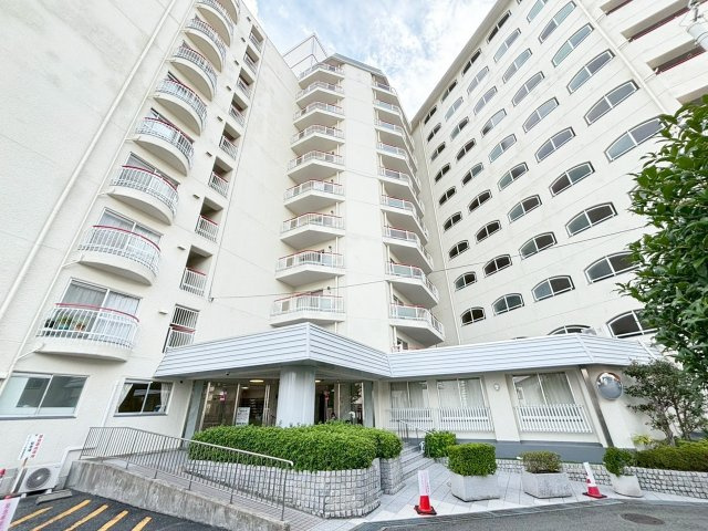 グランドハイツ甲陽園の外観