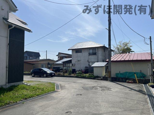 新庄市大字松本の中古一戸建の前面道路含む現地写真|北西側前面道路