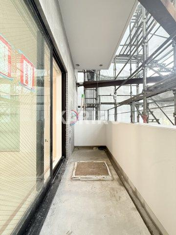 Krystal　Fimeth　2番館のバルコニー