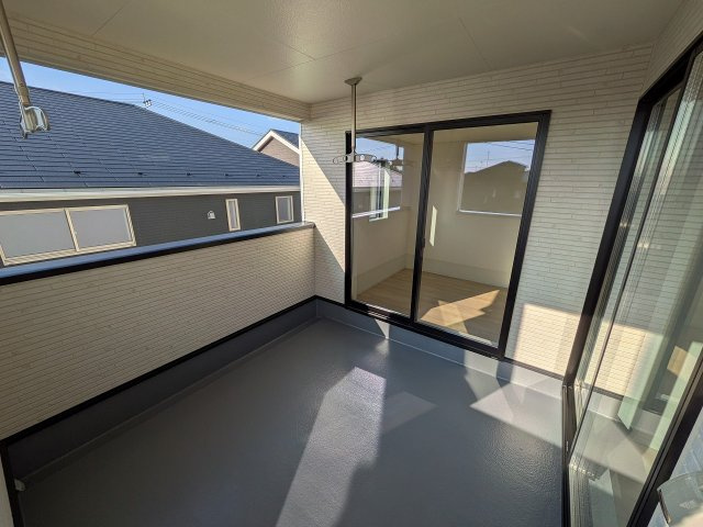 八王子市　川口町　新築一戸建て　８６期のバルコニー|～急な雨も安心のインナーバルコニーです～