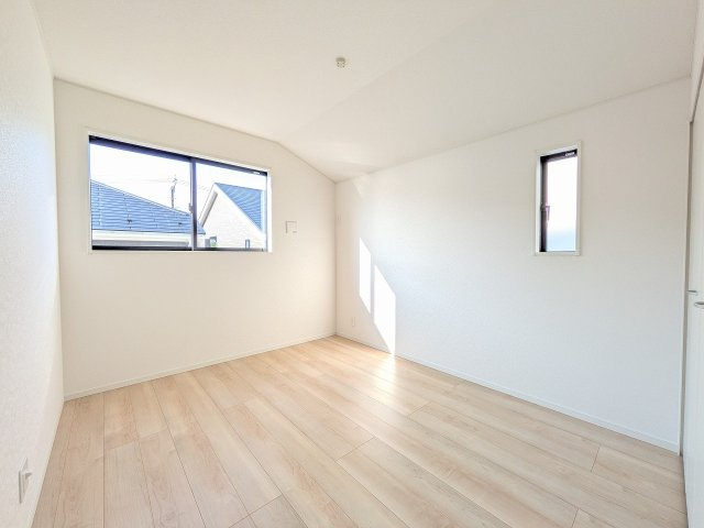 八王子市　川口町　新築一戸建て　８６期の子供部屋|～2階バルコニーに面している5.7帖の洋室です～