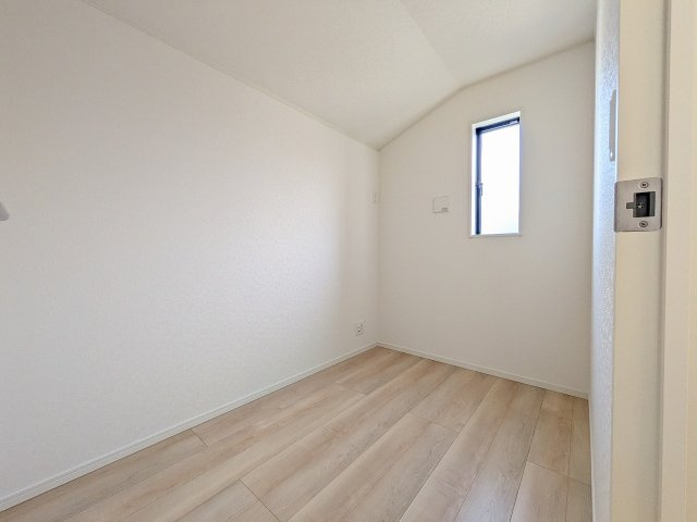 八王子市　川口町　新築一戸建て　８６期の洋室|～2階3.0帖の洋室　書斎やランドリールームなど大活躍～