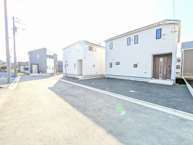 八王子市　川口町　新築一戸建て　８６期の前面道路含む現地写真|～北東5ｍ道路に面しています～