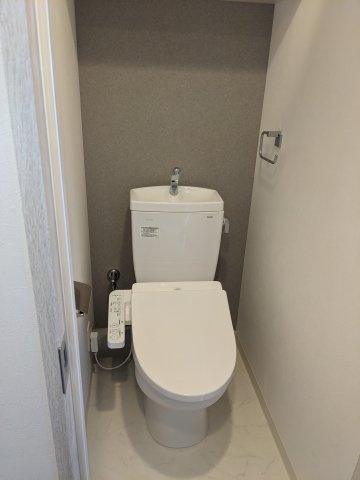 グルーブ神戸元町アリアのトイレ|落ち着いた色調のトイレです