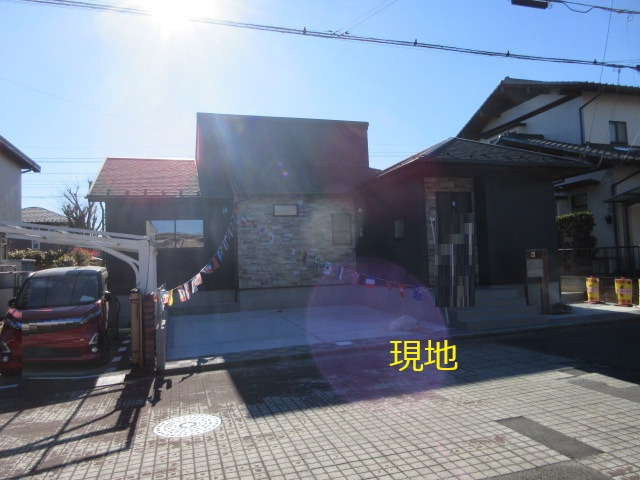 【仲介手数料無料】新築戸建　東松山市桜山台16-8（大型平屋住宅　全1棟）の前面道路含む現地写真