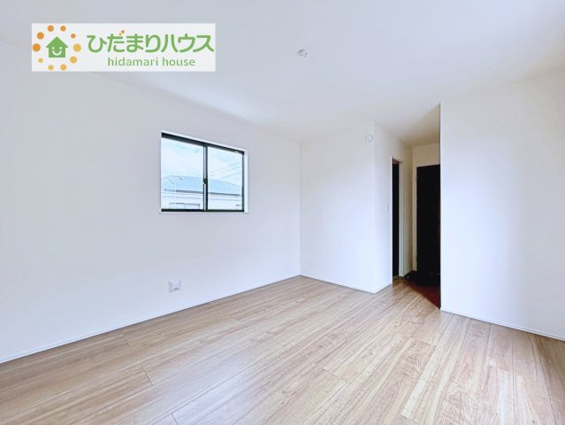 【寝室】 | 我孫子市並木６丁目　新築戸建　A号棟 | バルコニーに面していて、たっぷり光りの入る明るい主寝室です！