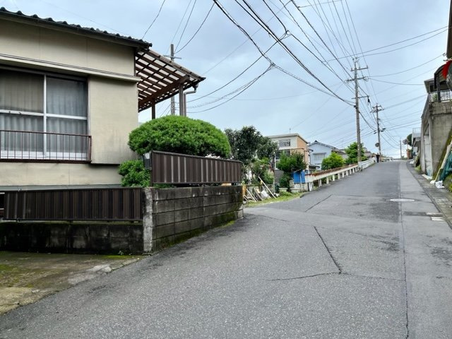 鹿児島市西陵４丁目の中古一戸建の前面道路含む現地写真|前面道路含む現地写真です