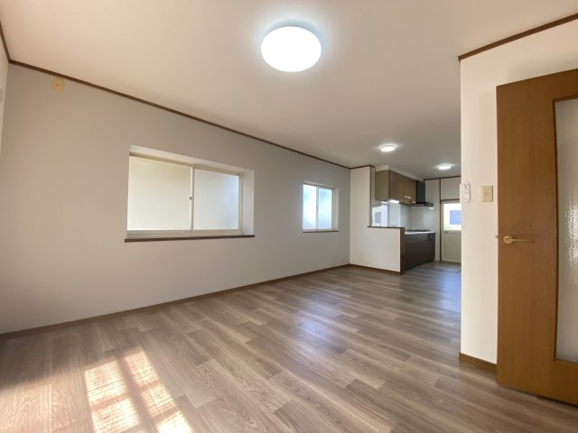 【居間・リビング】 | 宇土市 椿原町 2階建 4LDK