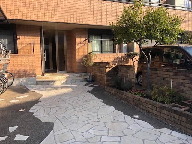 ループ東川口のエントランス