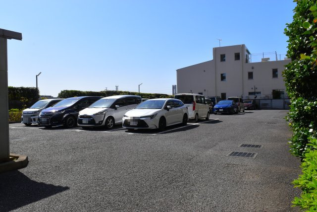 東大和市桜が丘４丁目の中古マンションの駐車場
