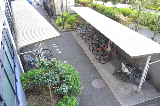 東大和市桜が丘４丁目の中古マンションの駐輪場