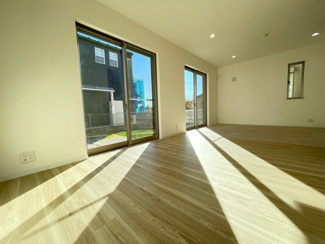 【居間・リビング】 | 立川市柏町4丁目　中古戸建　【全1棟】